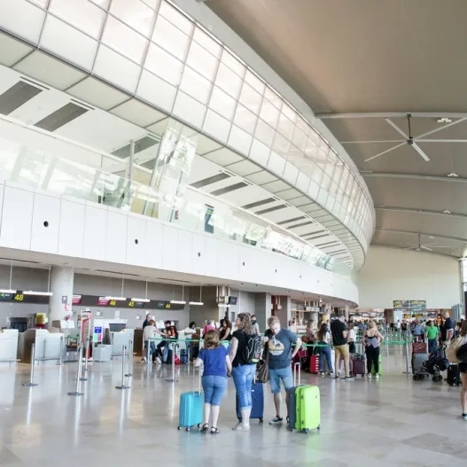 aeropuerto valencia planta de salidas
