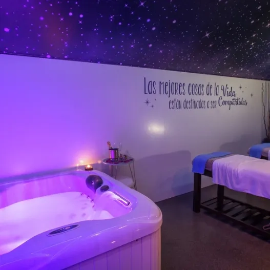 sala con camillas para spa