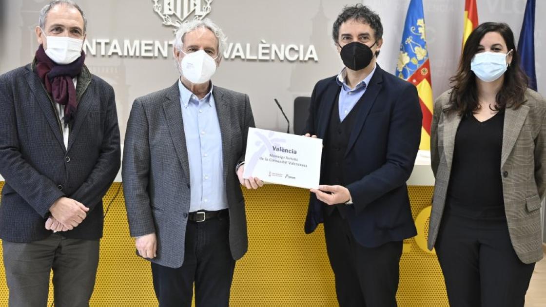 entrega diploma valencia como municipi turistic