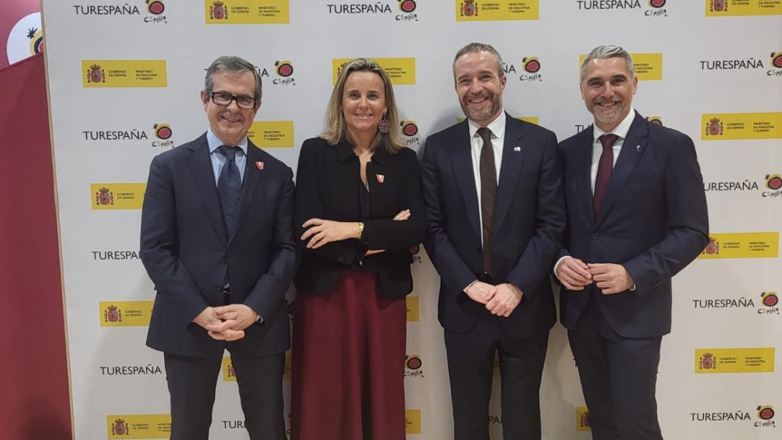 Fitur 2025