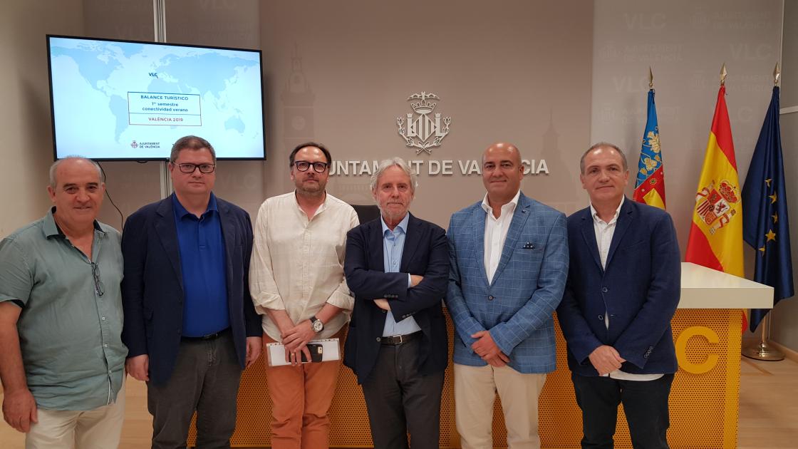 imagen participantes reunion ayuntamiento