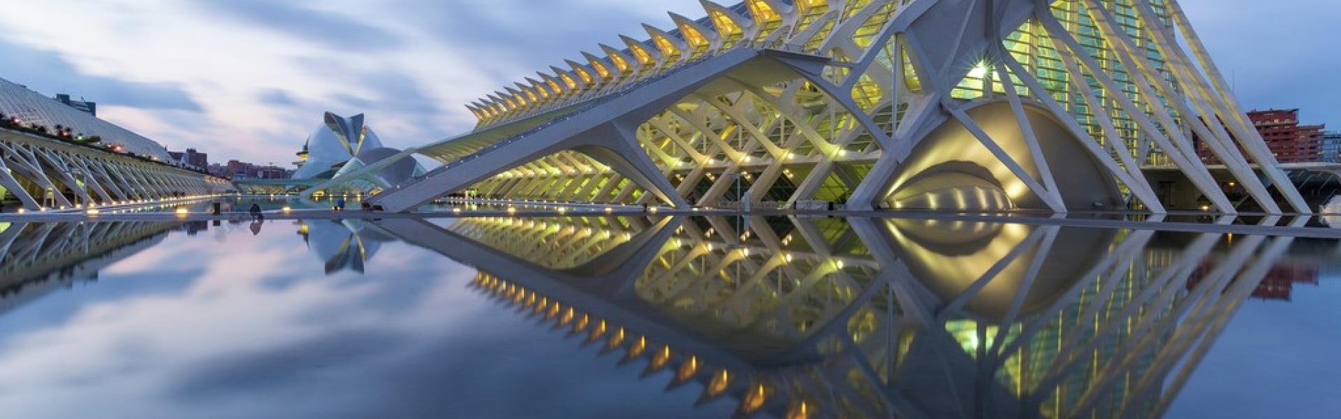 Ciudad de las Artes y las Ciencias de noche