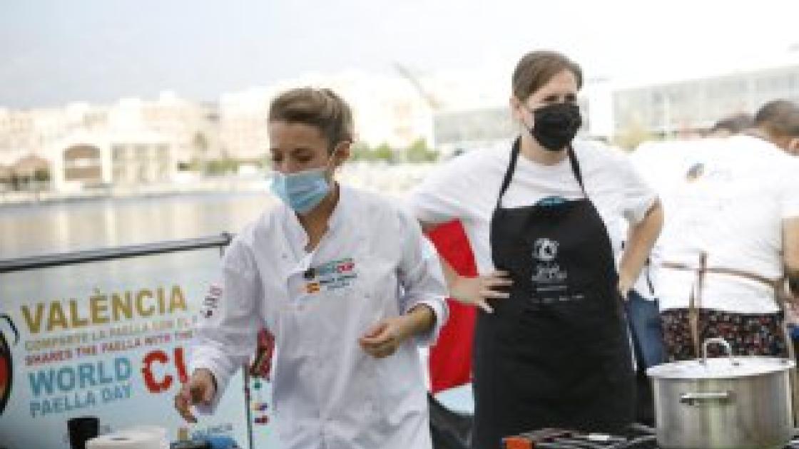 world paella day cup
