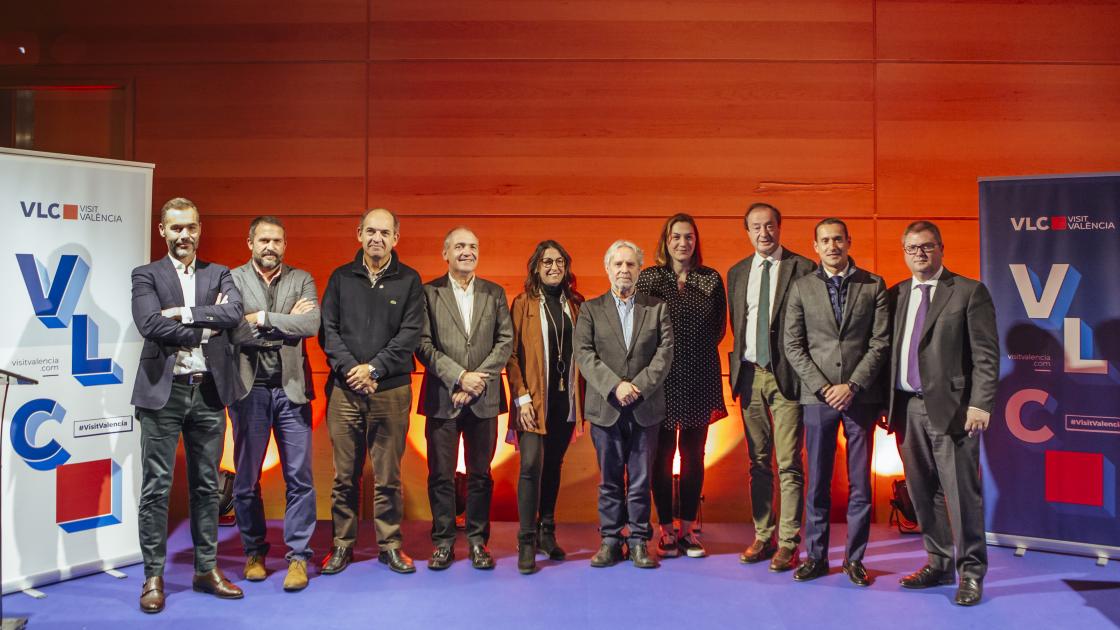 asistentes en el evento en photo call