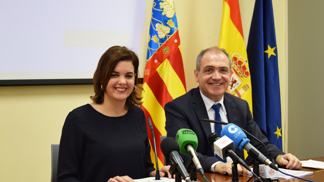 rueda de prensa del evento con participantes