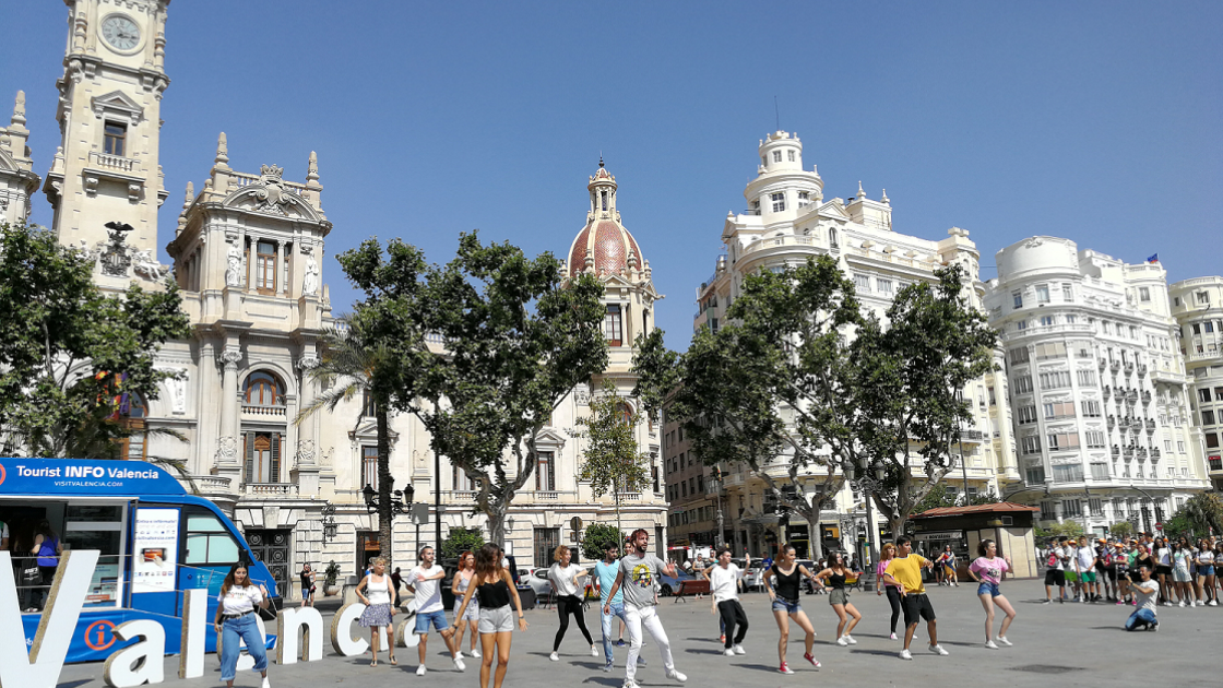 plaza ayuntamiento y punto móvil
