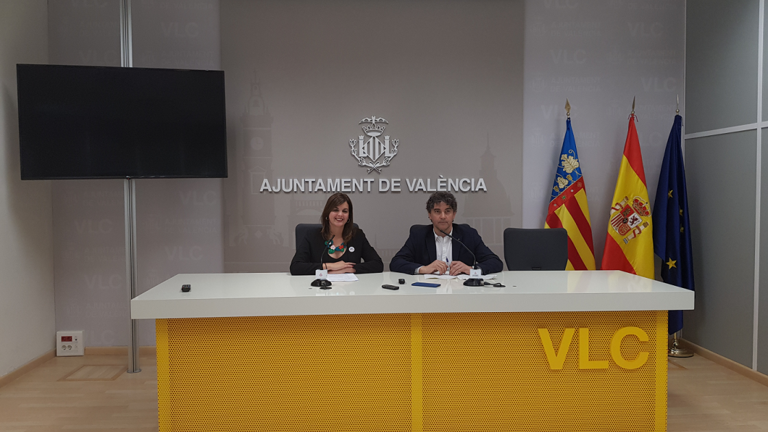 rueda de prensa del evento con participantes