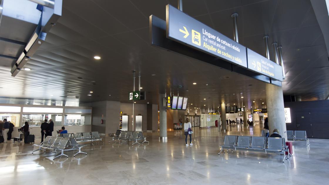 sala espera aeropuerto valencia