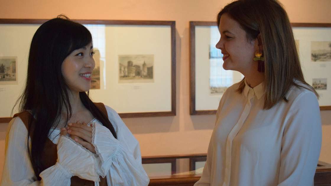 Sandra Gómez y la bailarina china Wei Xiao Wei
