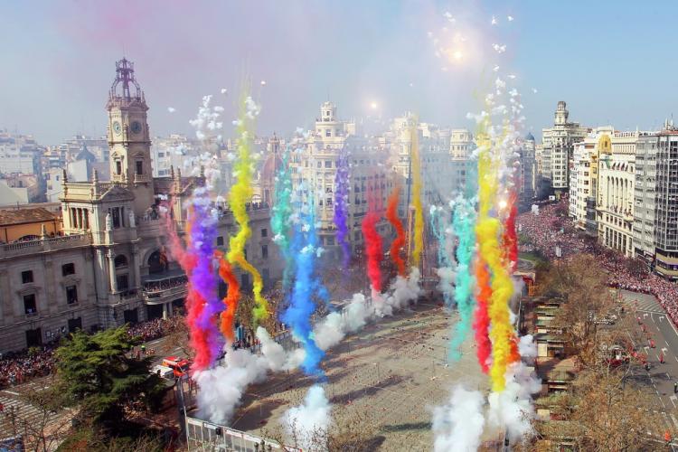 Fallas mascleta colores